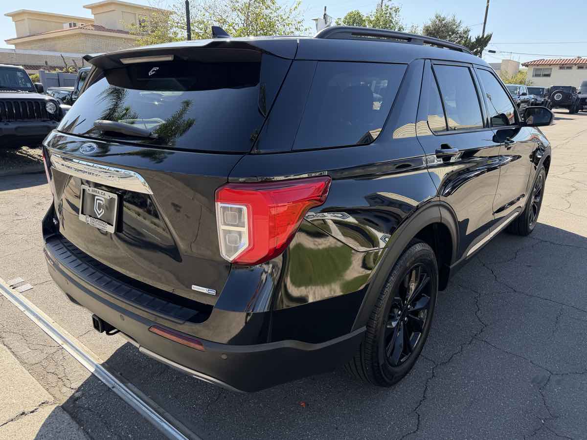 Ford Explorer photo 7