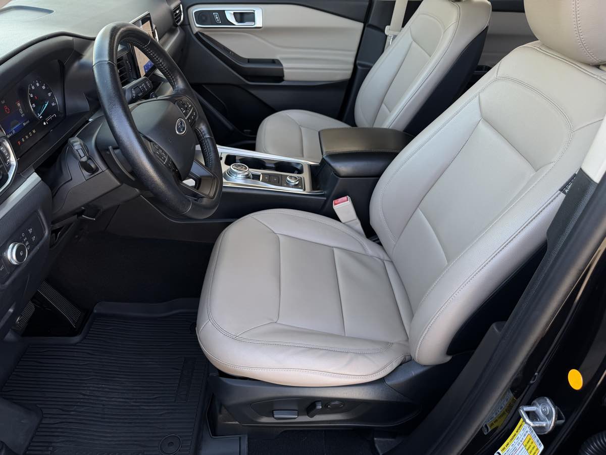 Ford Explorer photo 14