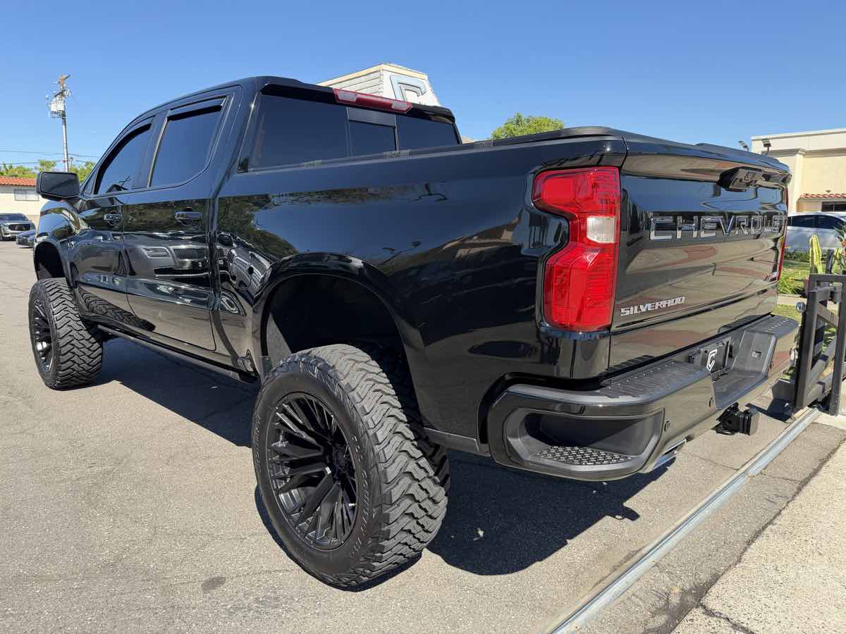Chevrolet Silverado photo 4