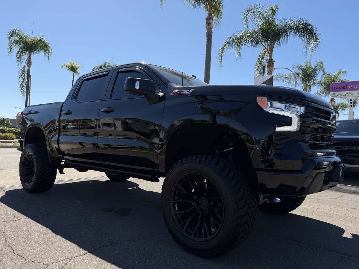 Chevrolet Silverado photo 10