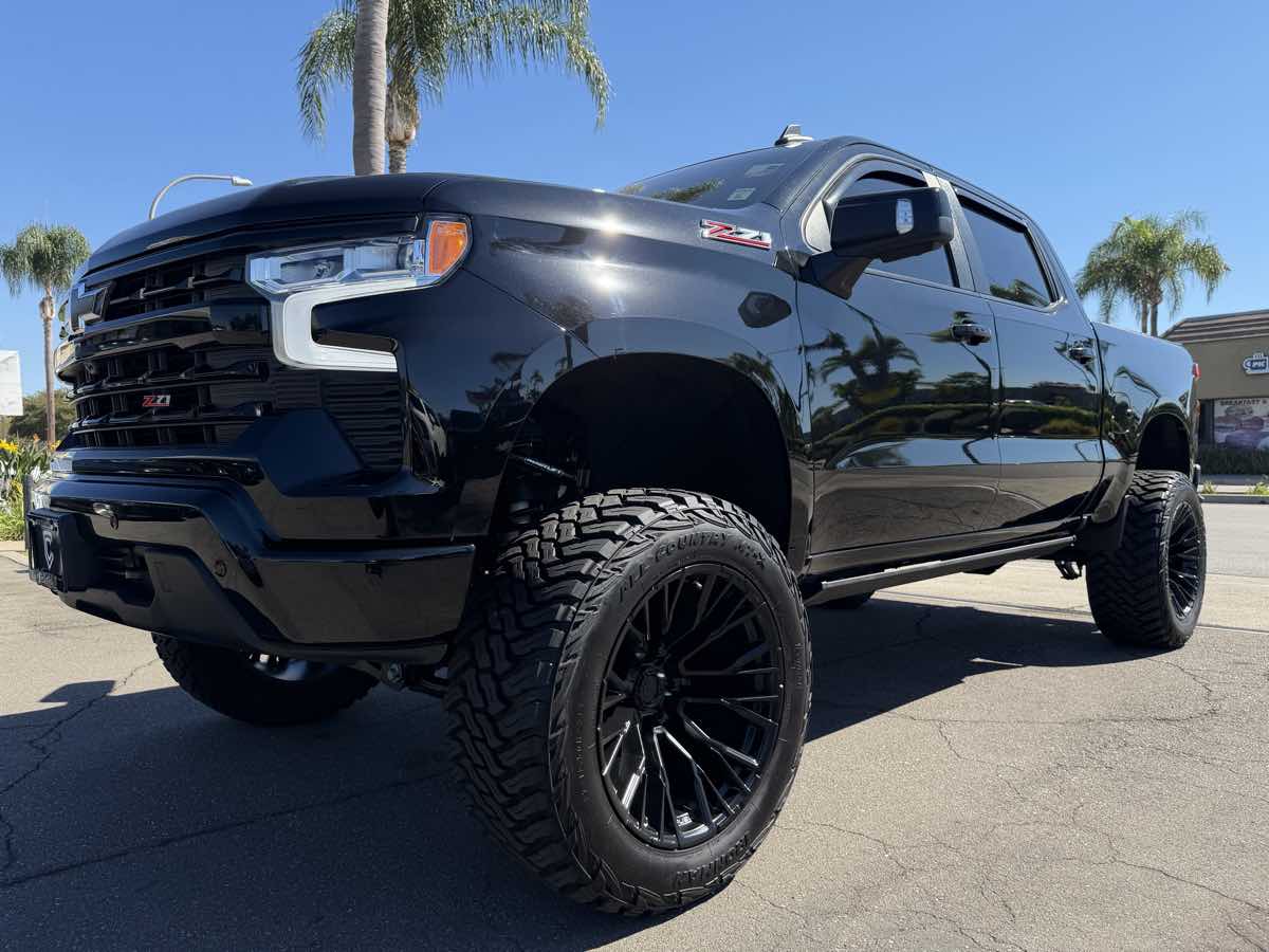 Chevrolet Silverado photo 13