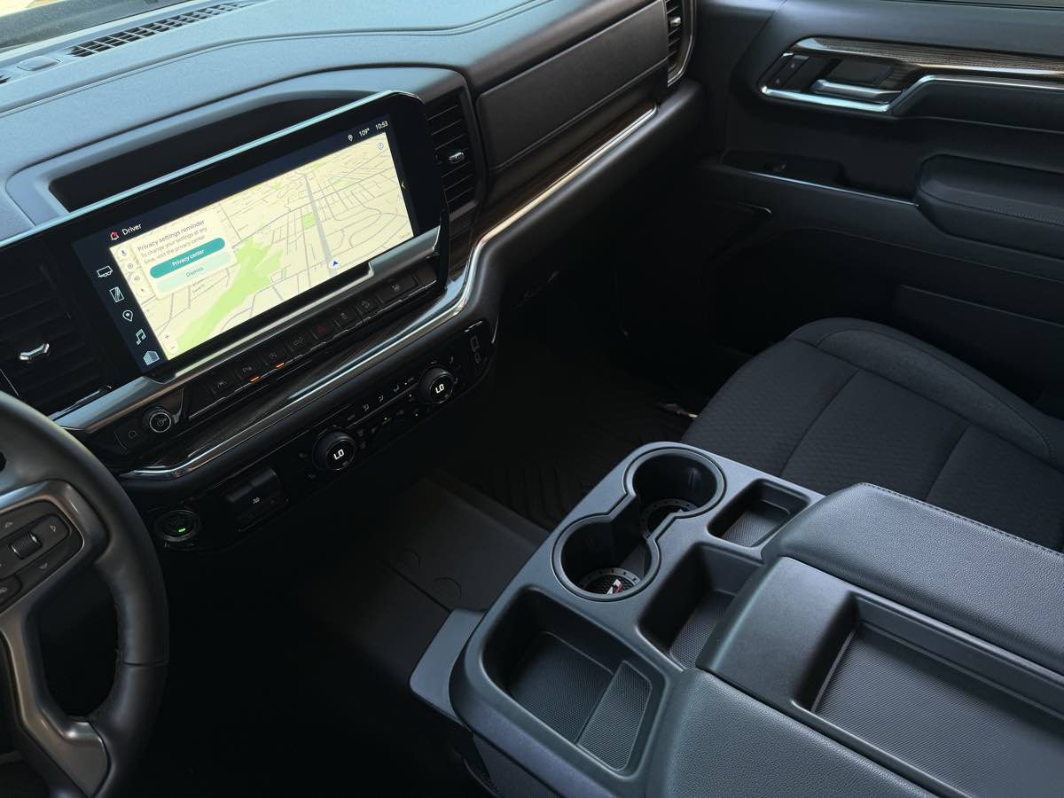 Chevrolet Silverado photo 16