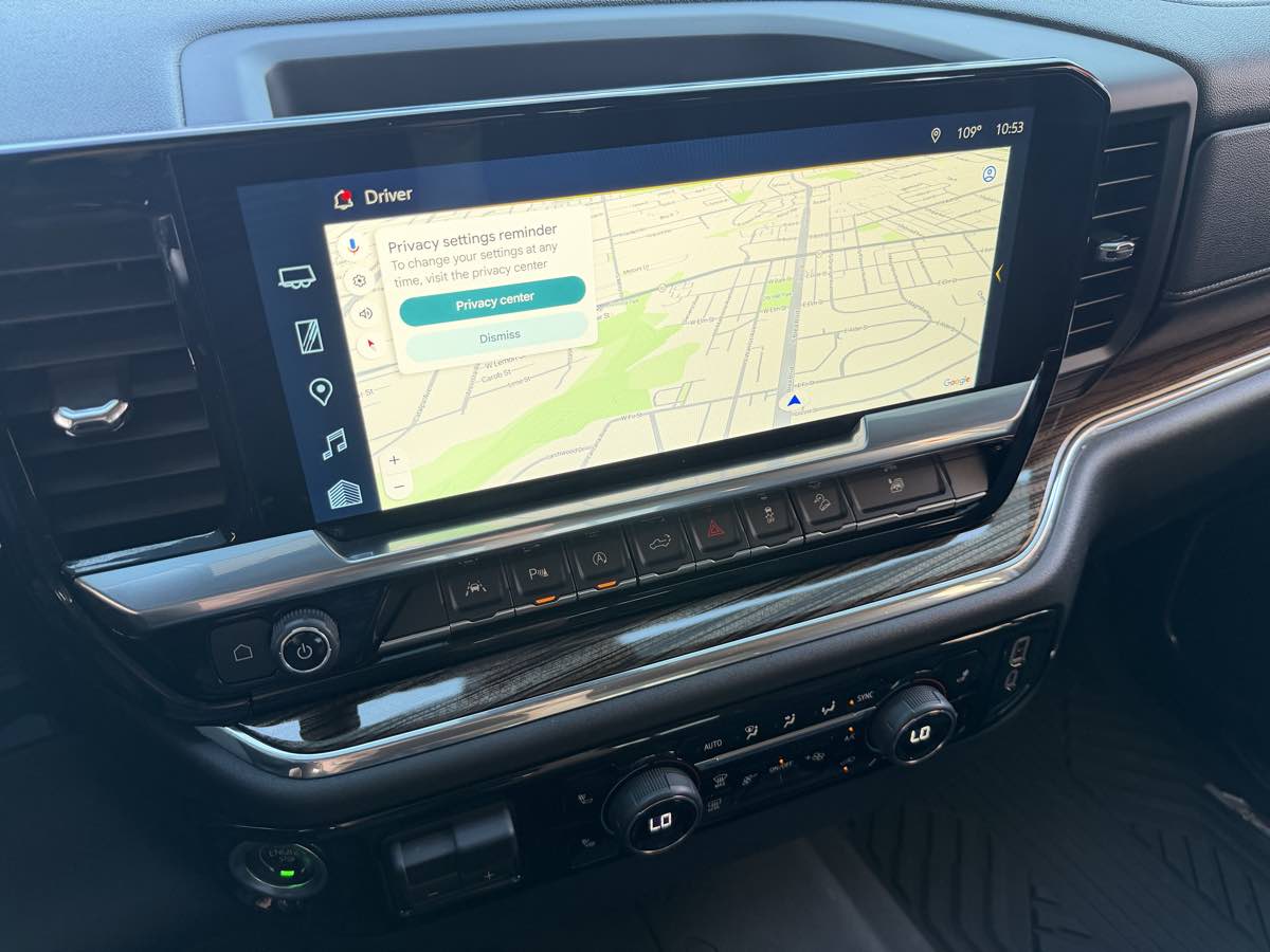 Chevrolet Silverado photo 24