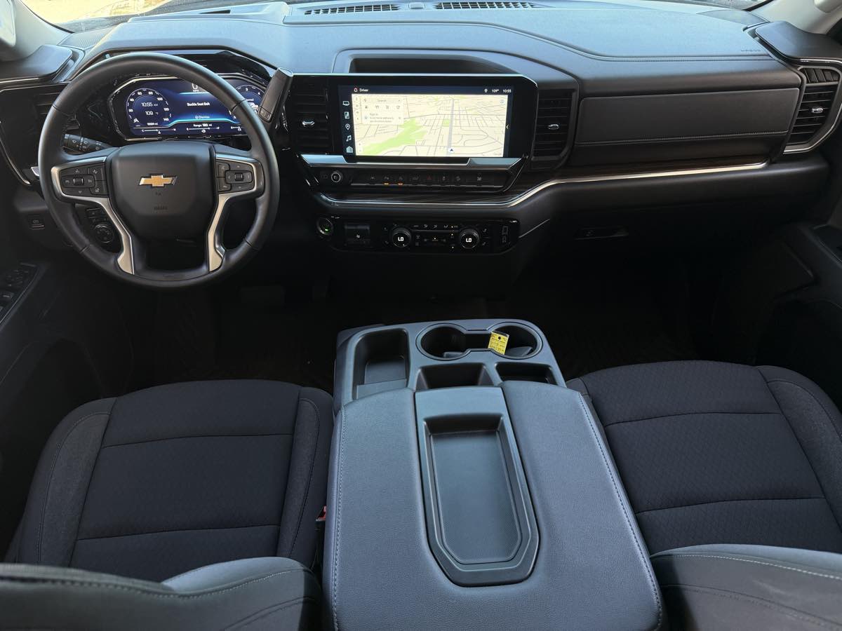 Chevrolet Silverado photo 19