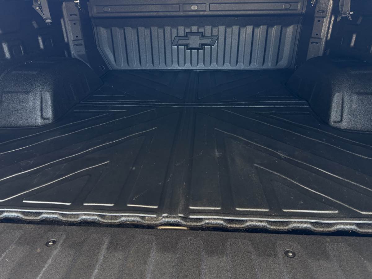 Chevrolet Silverado photo 29