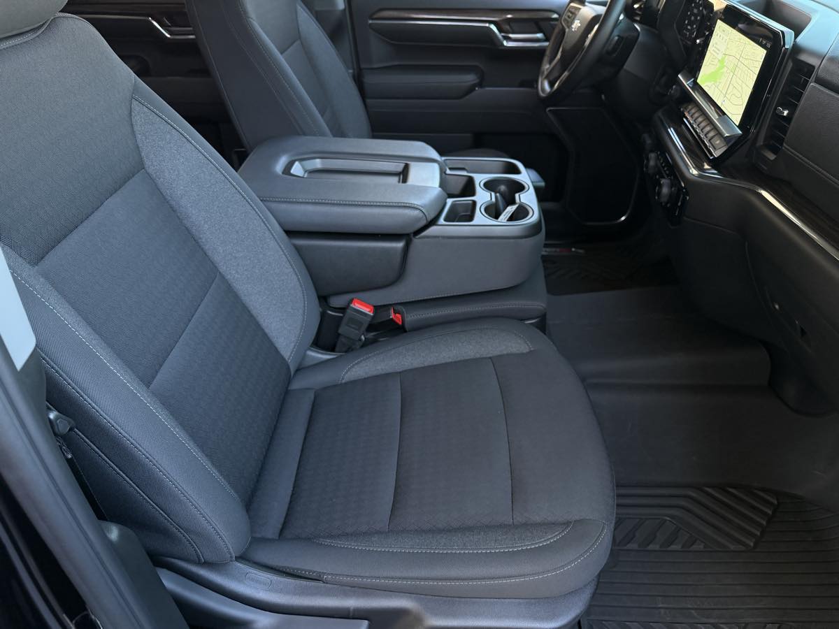 Chevrolet Silverado photo 21