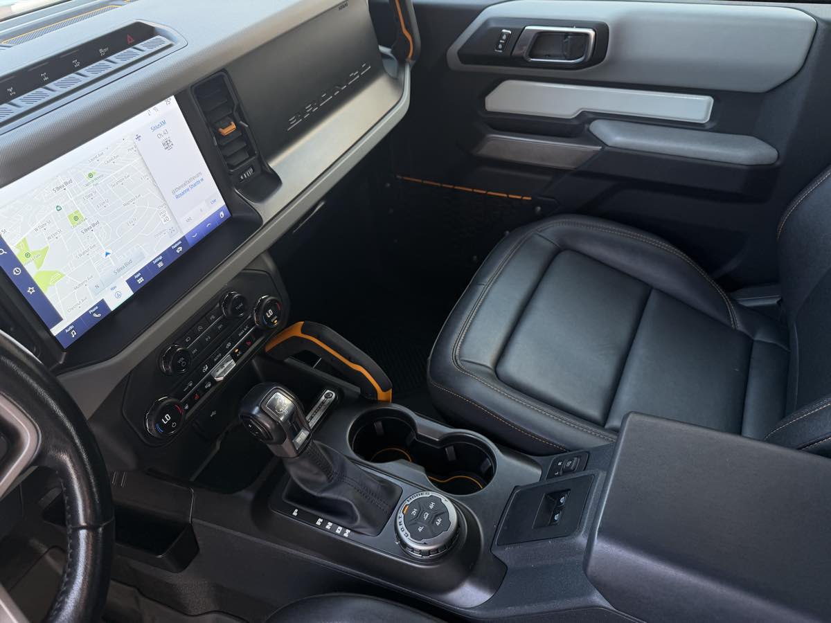 Ford Bronco photo 16