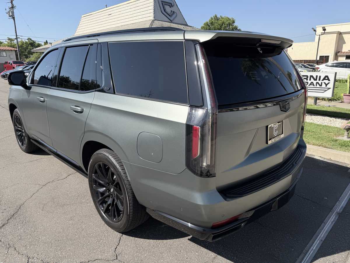 Cadillac Escalade photo 3