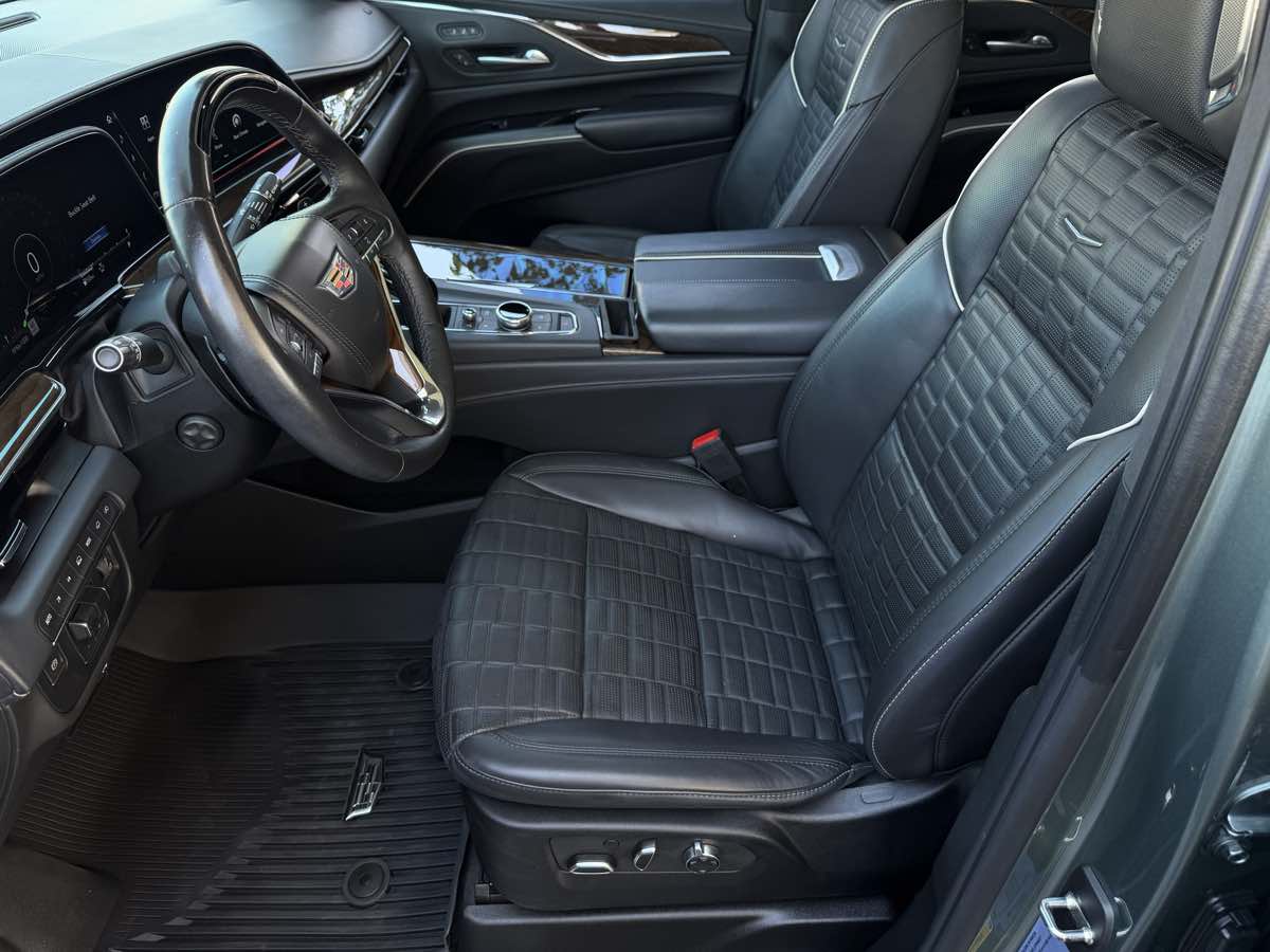 Cadillac Escalade photo 14