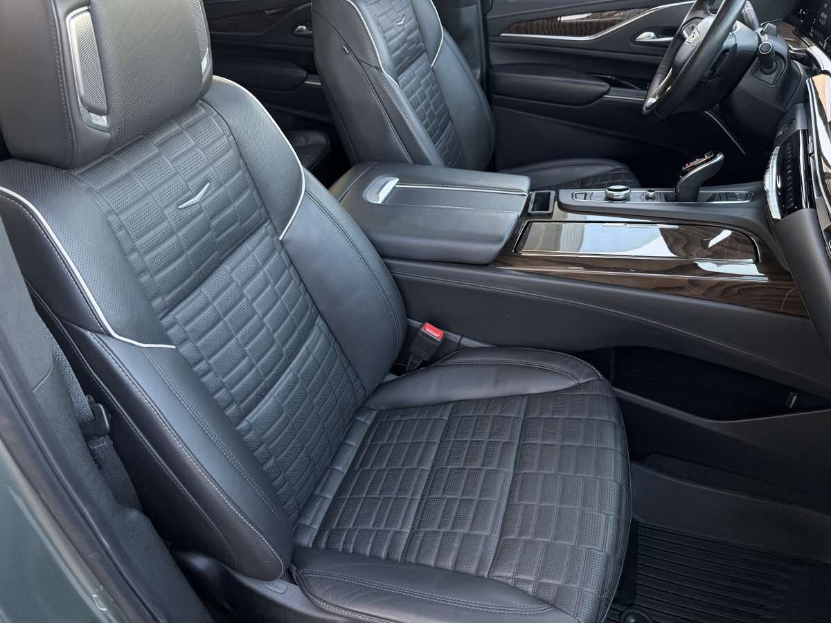 Cadillac Escalade photo 23