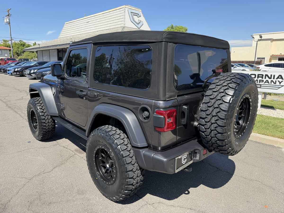 Jeep Wrangler photo 3