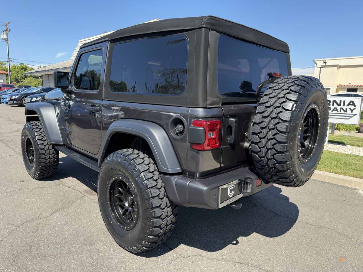 Jeep Wrangler photo 4