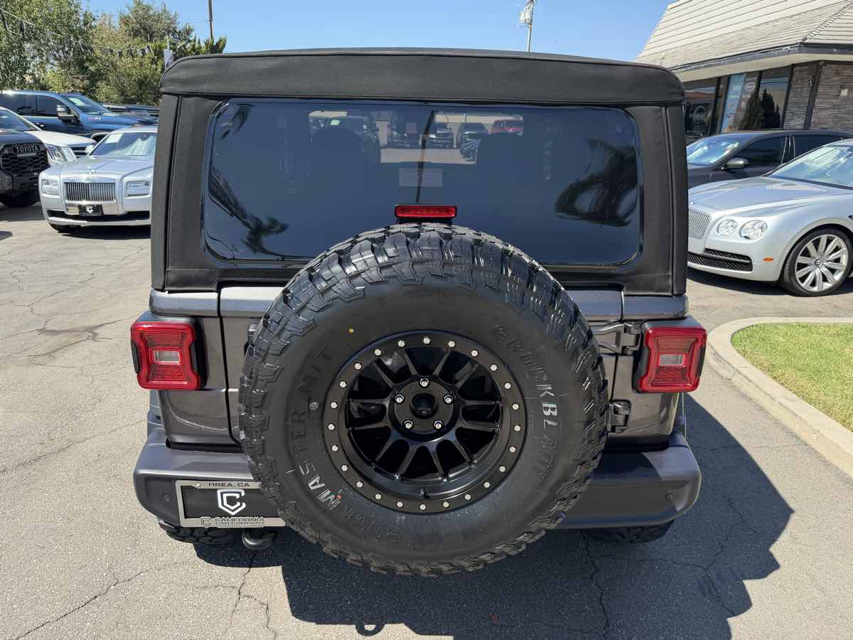 Jeep Wrangler photo 5
