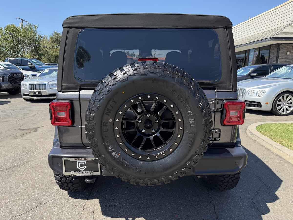 Jeep Wrangler photo 6