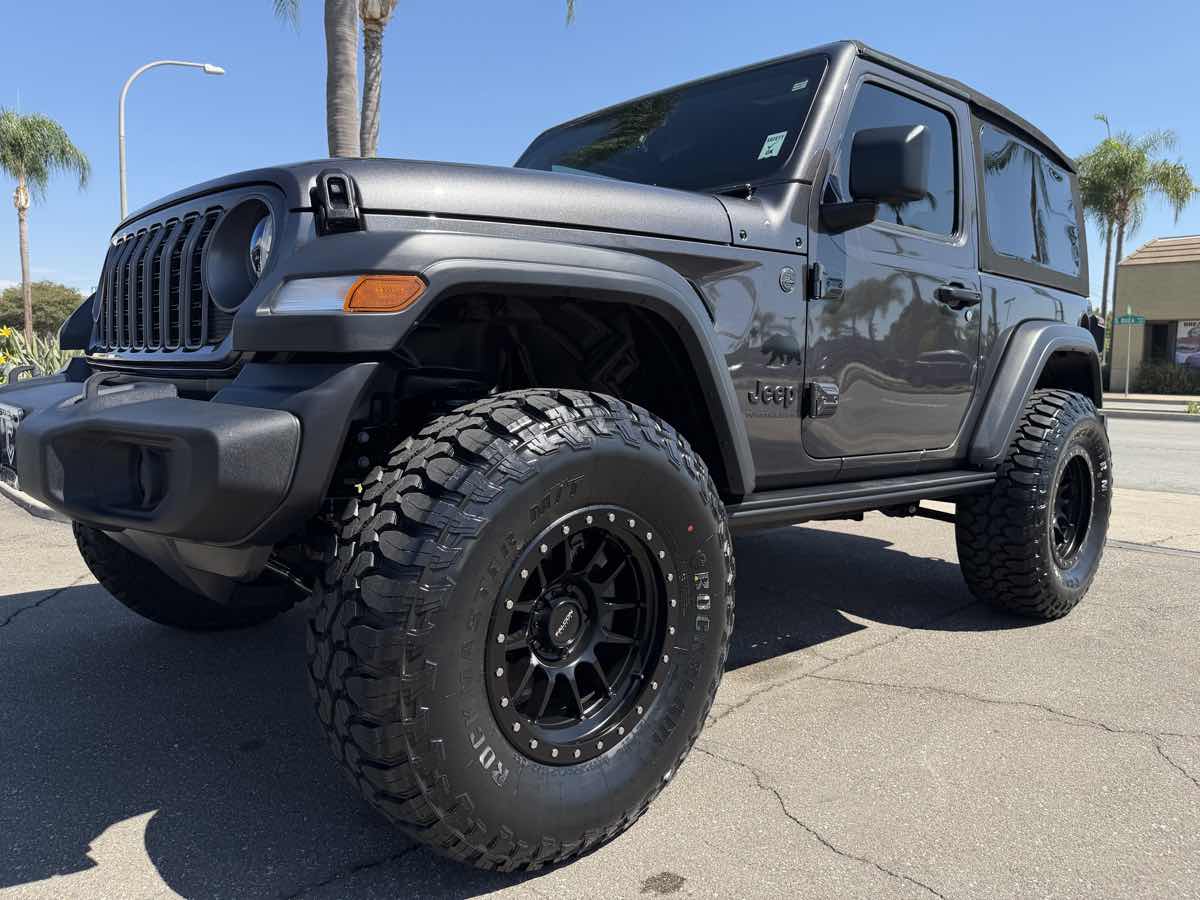 Jeep Wrangler photo 13