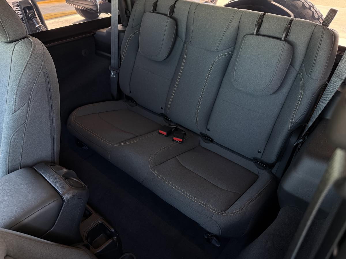Jeep Wrangler photo 18