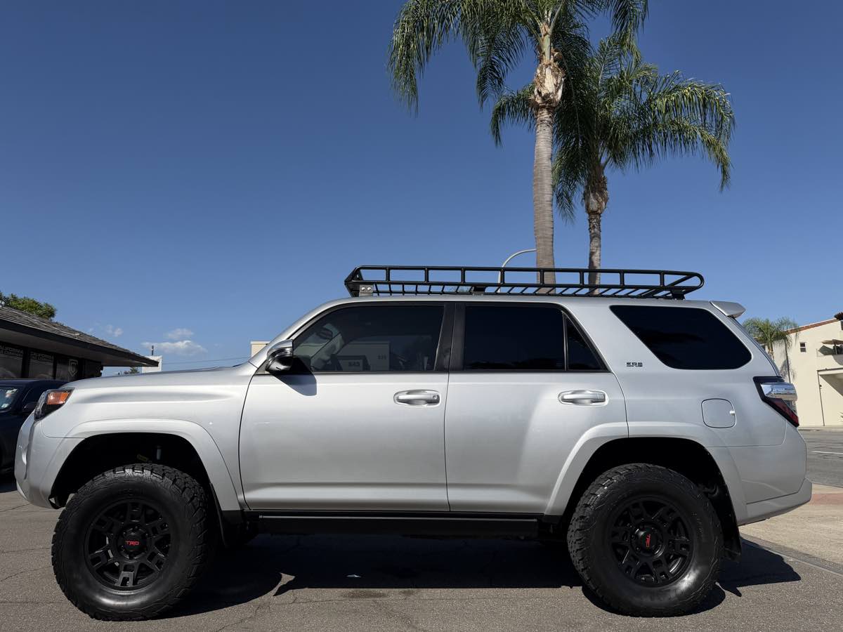 Toyota 4Runner photo 2