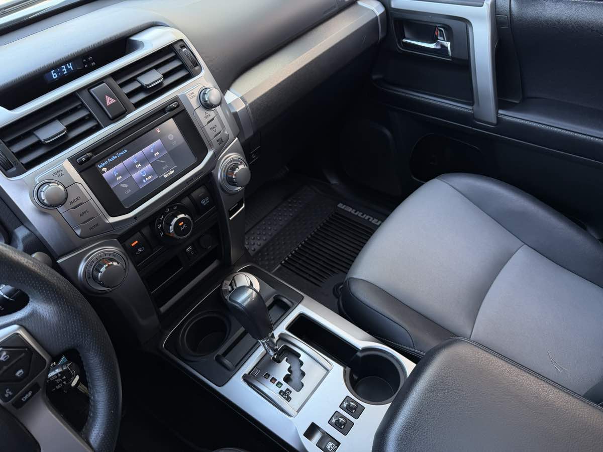 Toyota 4Runner photo 15