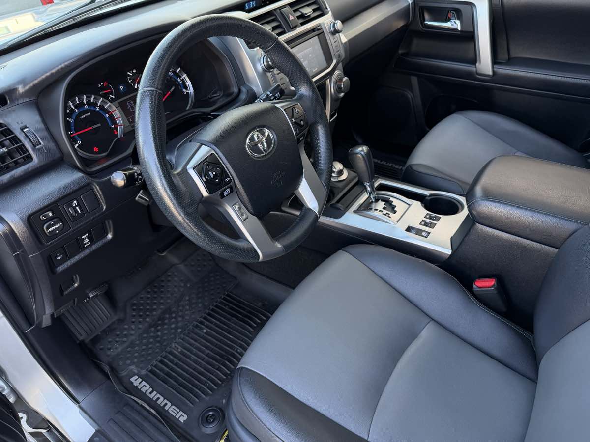 Toyota 4Runner photo 14