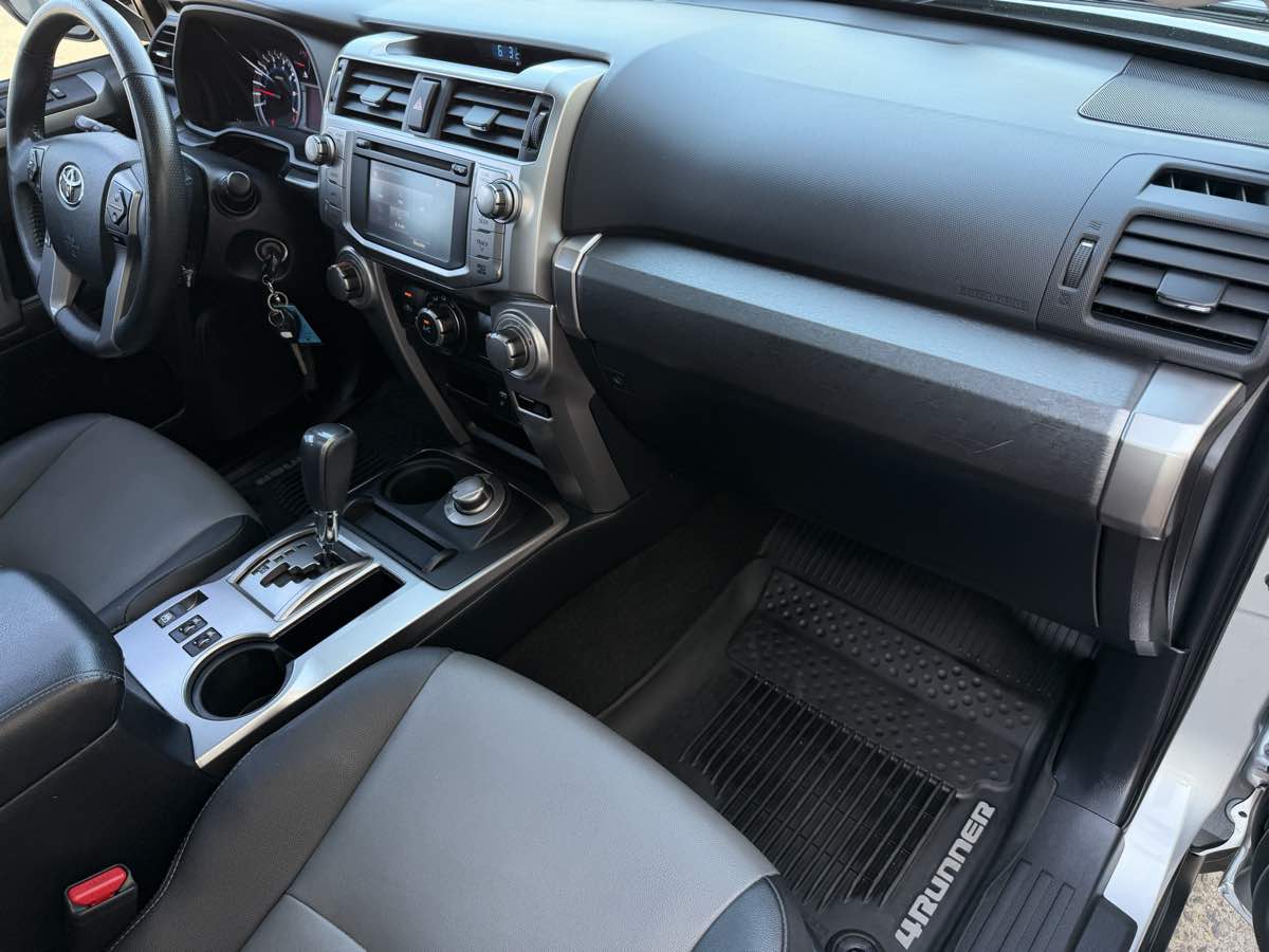 Toyota 4Runner photo 23