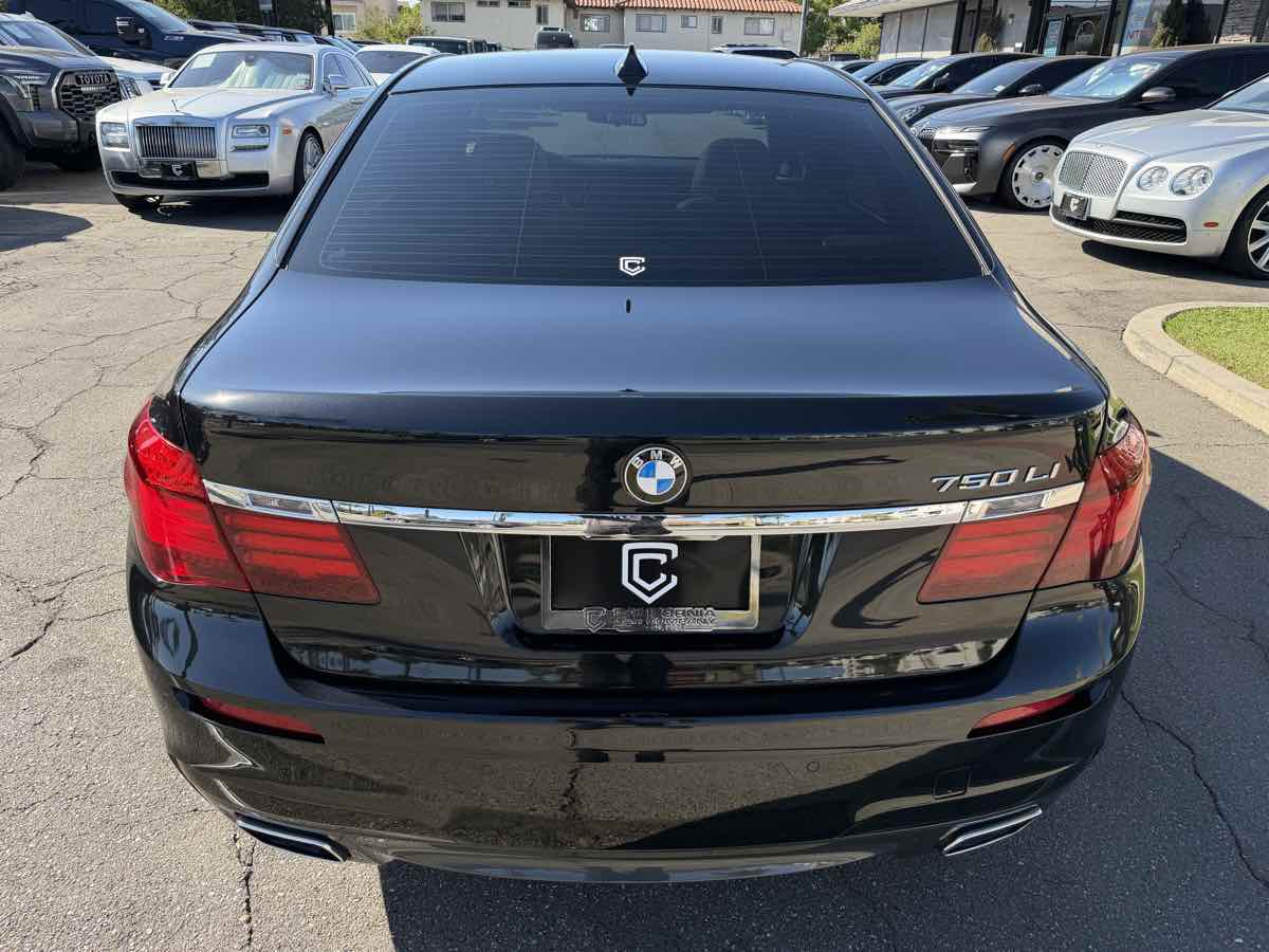 BMW 7 Series photo 5