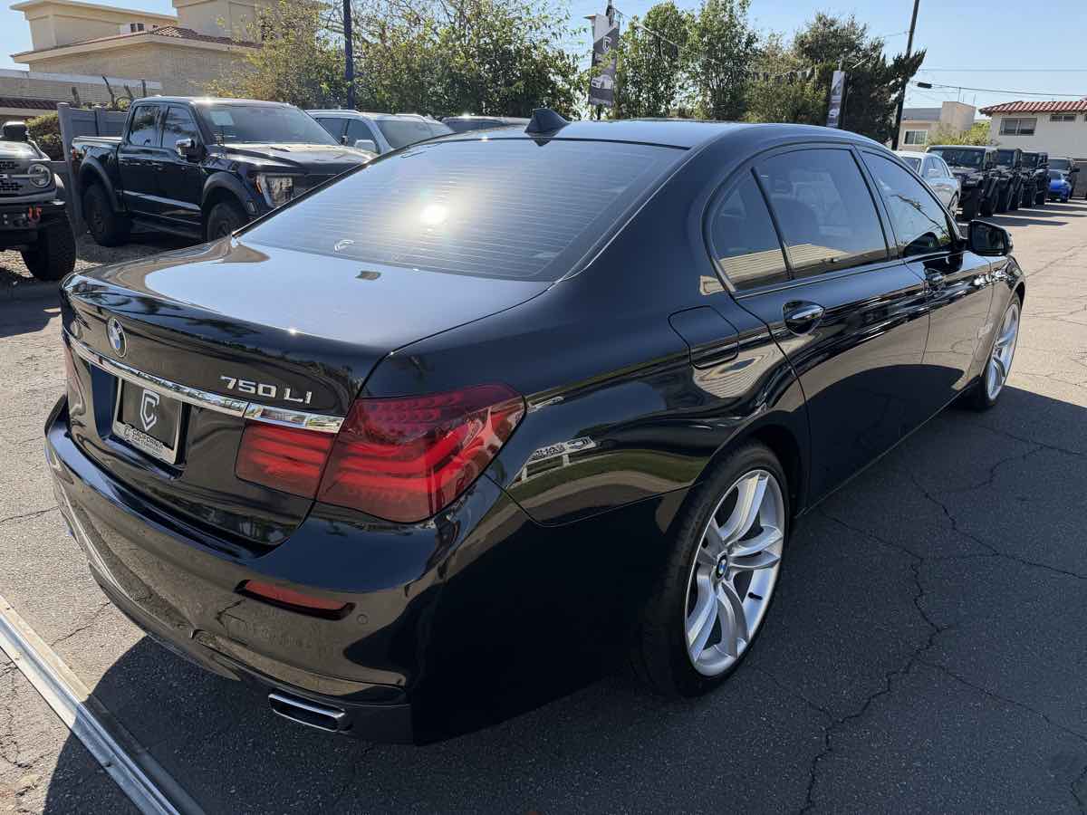 BMW 7 Series photo 7