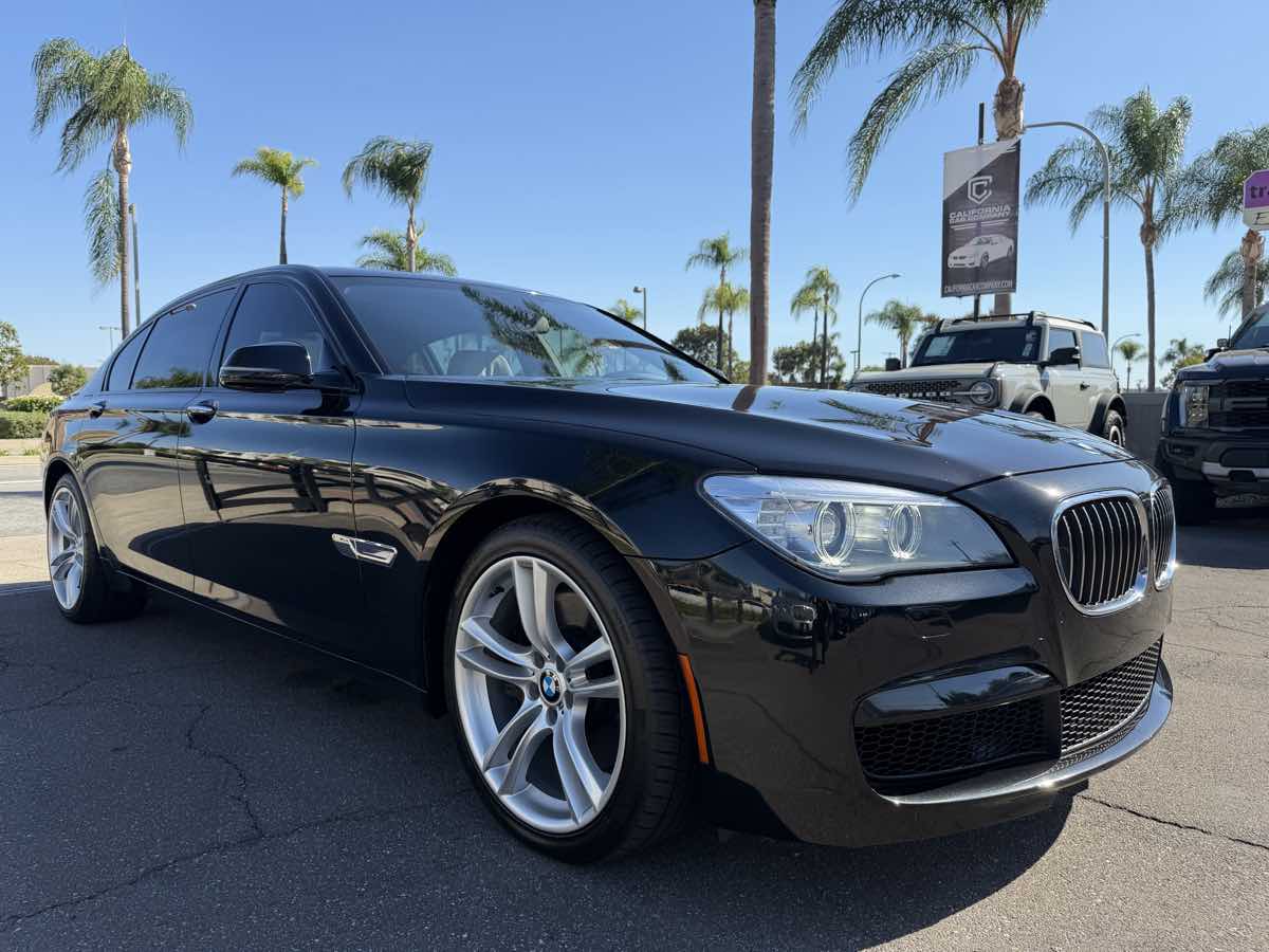 BMW 7 Series photo 9