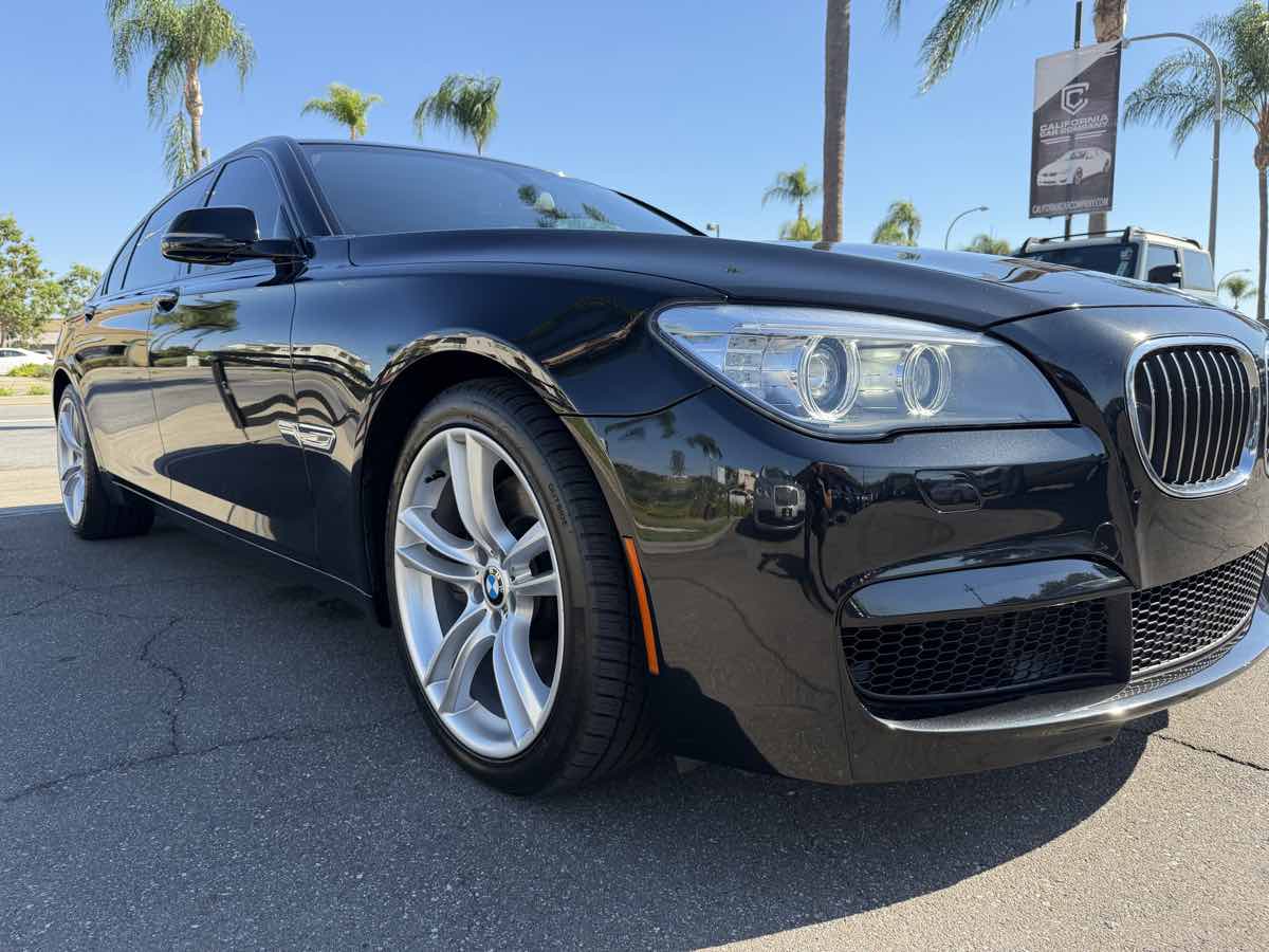 BMW 7 Series photo 10