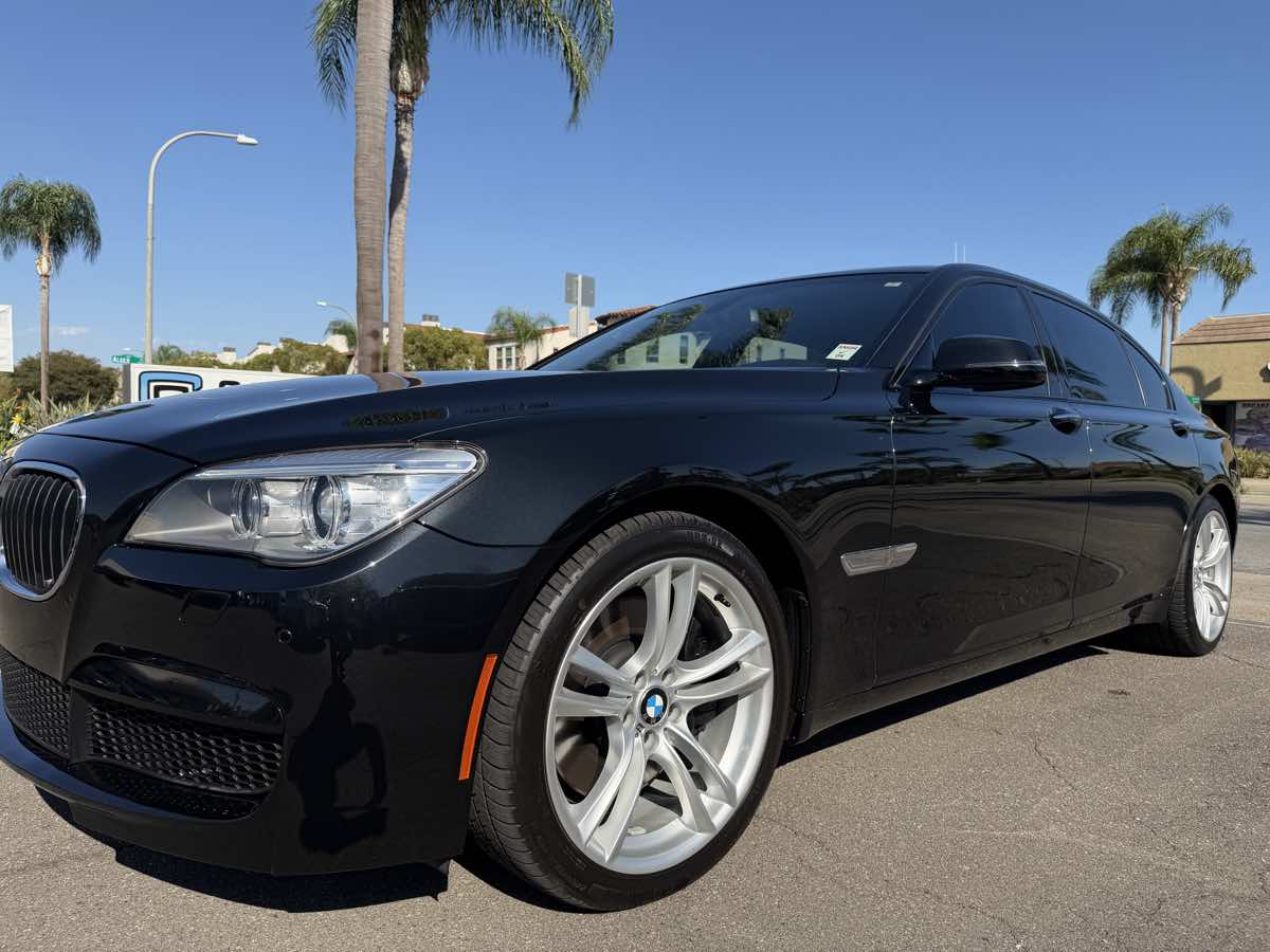 BMW 7 Series photo 13