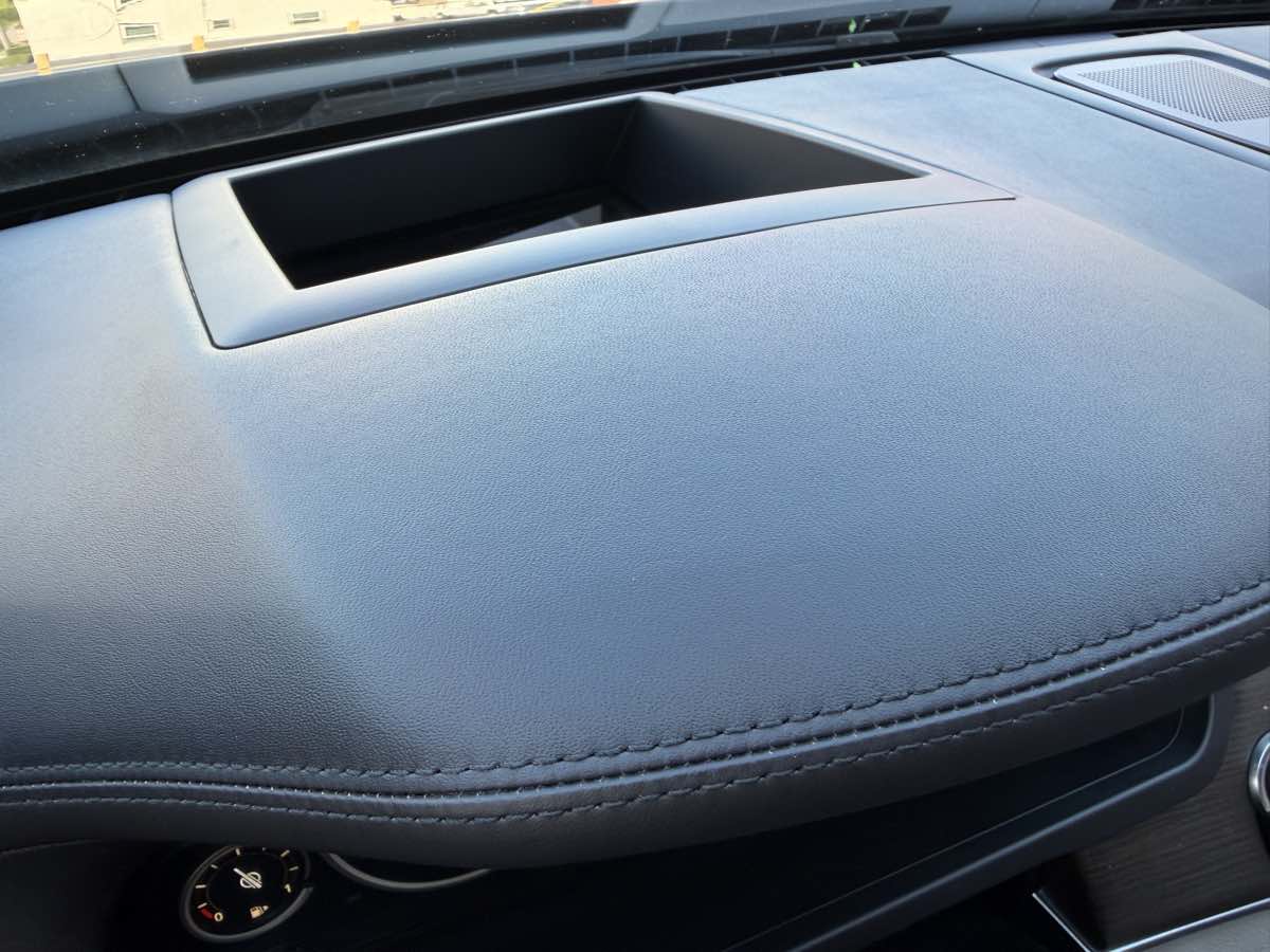 BMW 7 Series photo 31