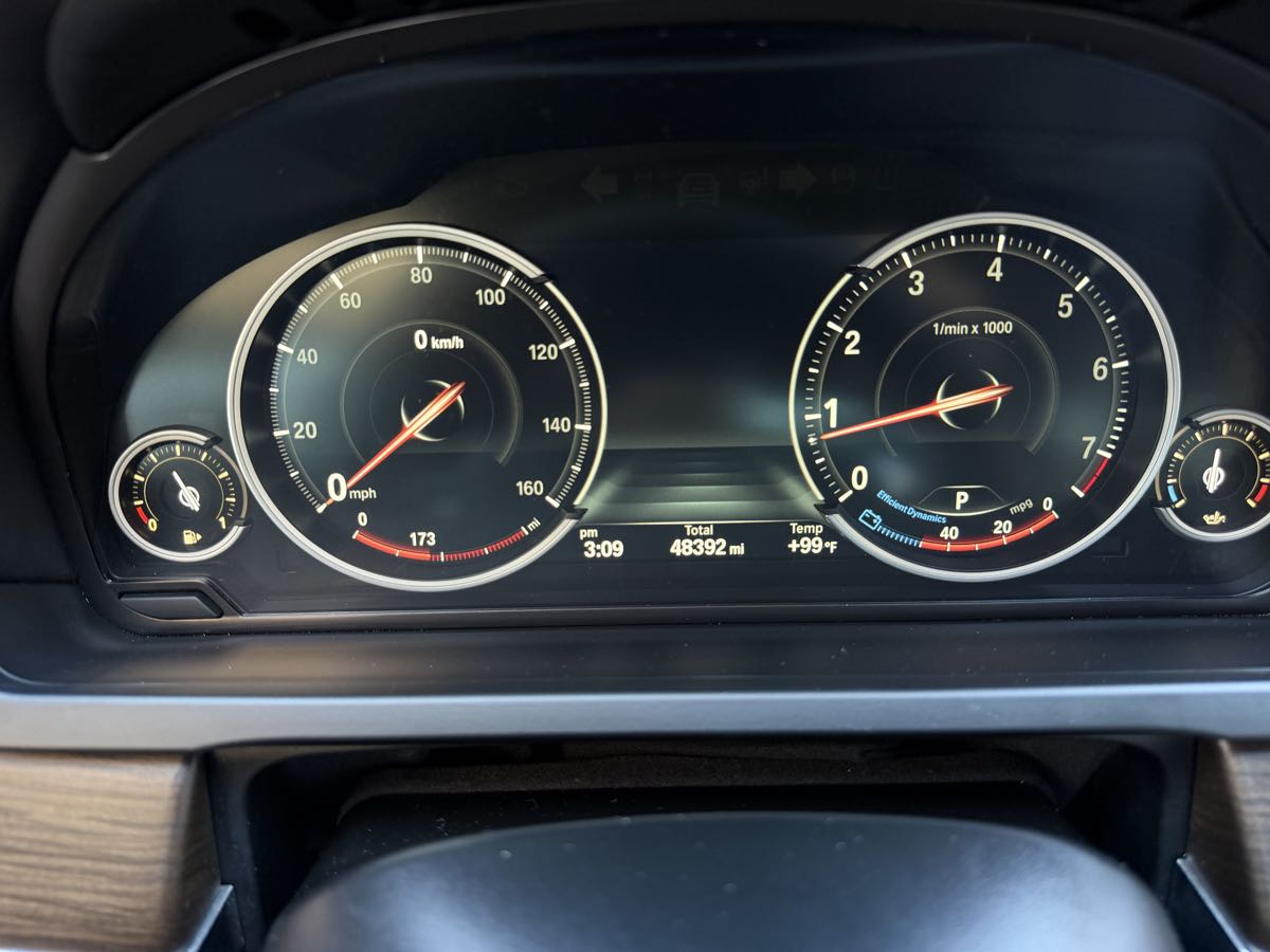 BMW 7 Series photo 34