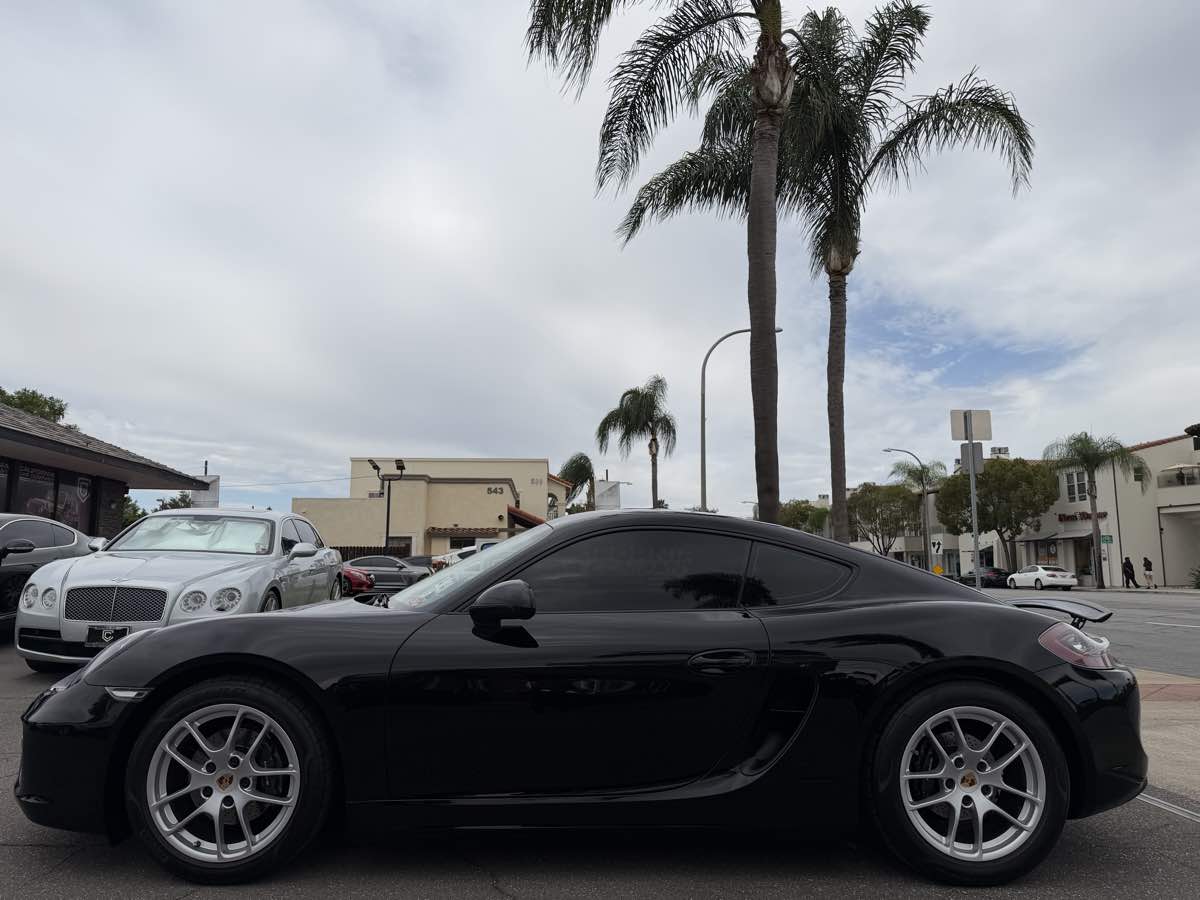 Porsche Cayman photo 2
