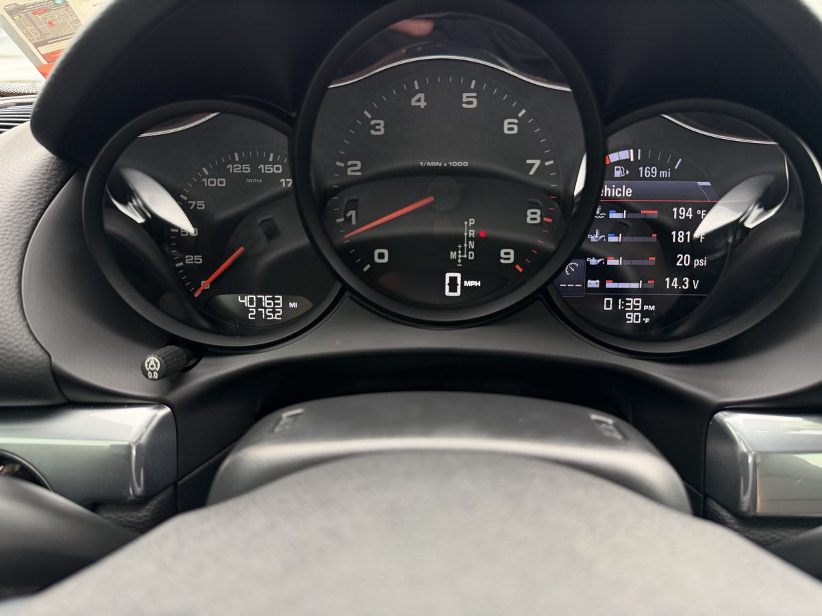 Porsche Cayman photo 24