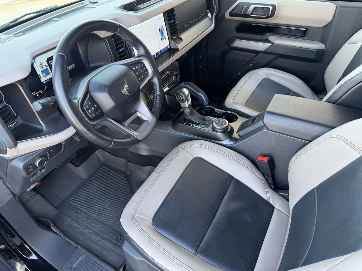 Ford Bronco photo 15