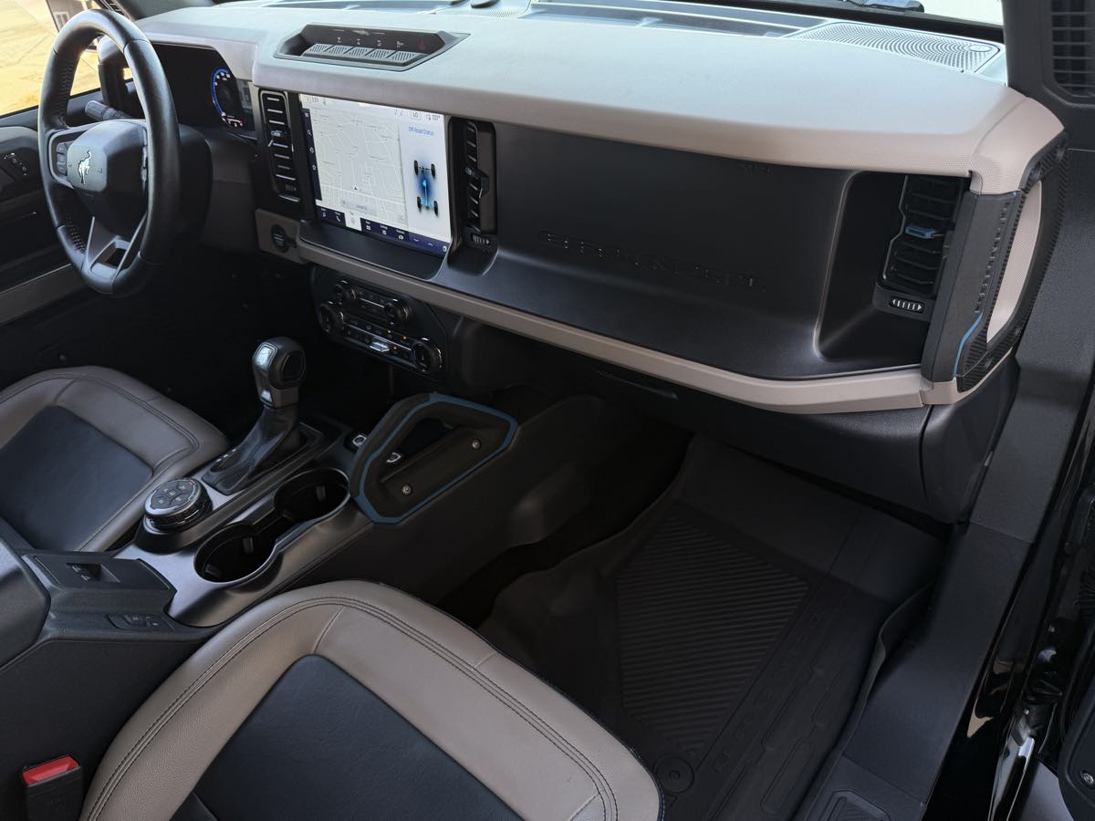 Ford Bronco photo 22