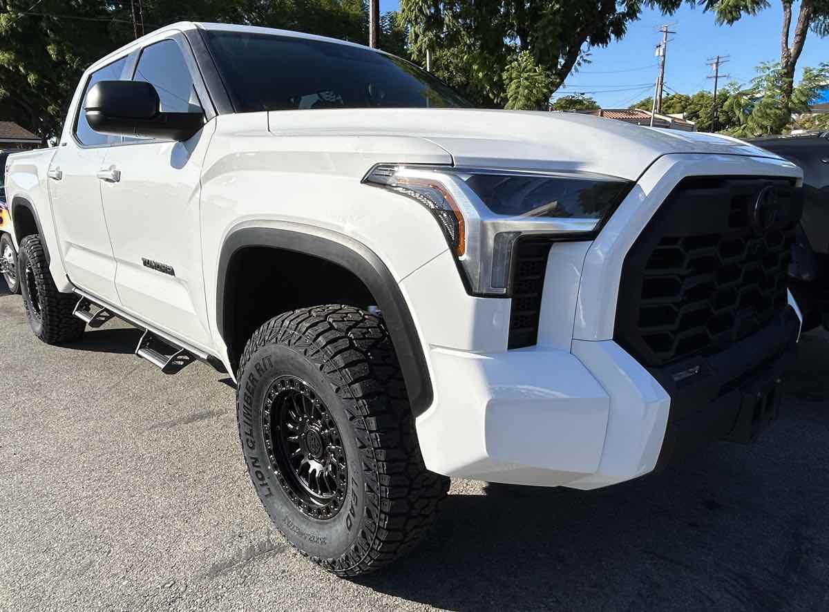 2024 Toyota Tundra 4WD SR5