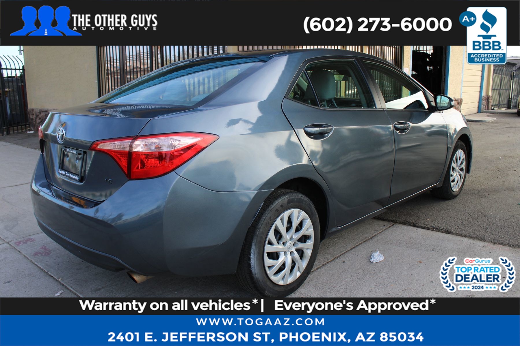 2017 Toyota Corolla LE - Photo 3