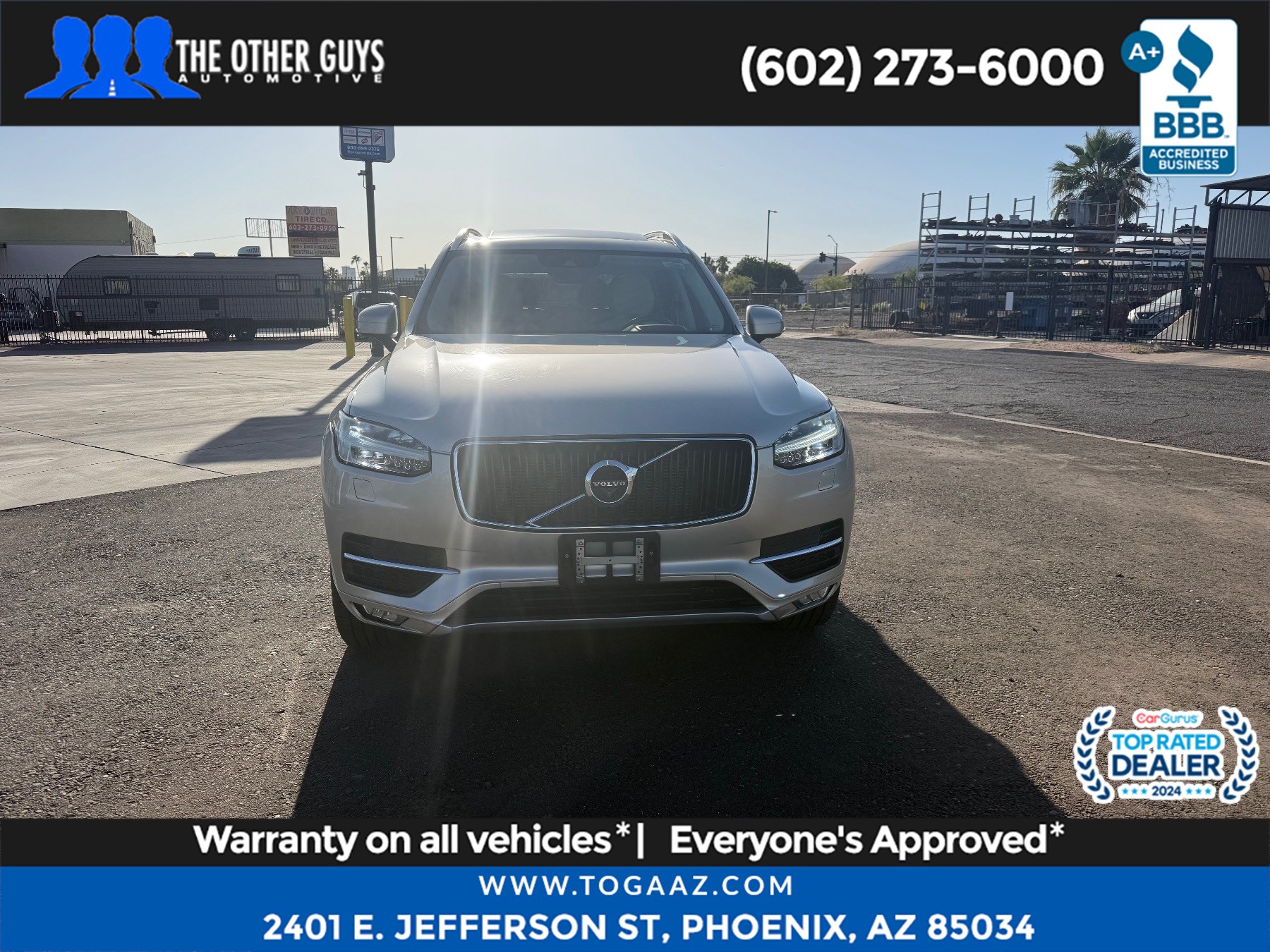 2017 Volvo XC90 T6 AWD Momentum's photo