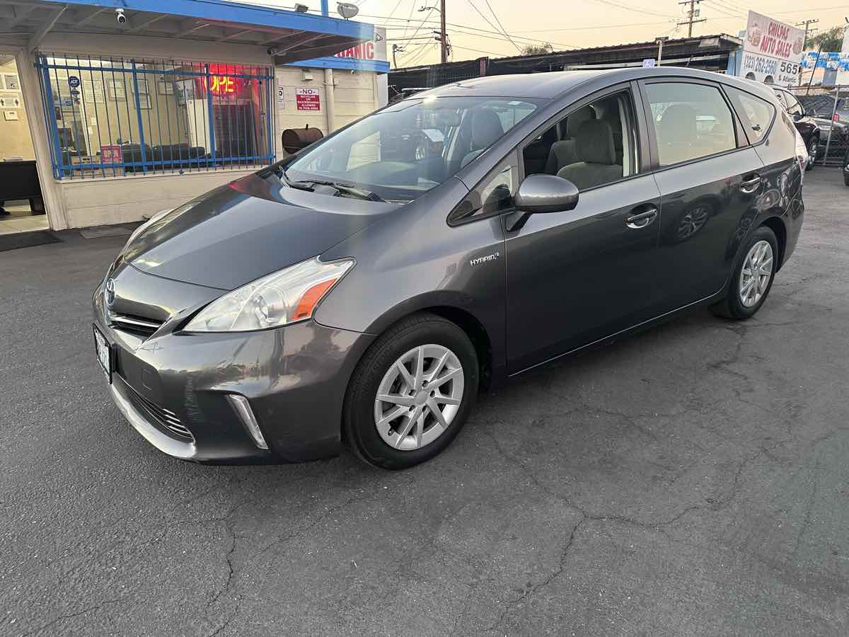 2013 Toyota Prius v Three - Photo 3