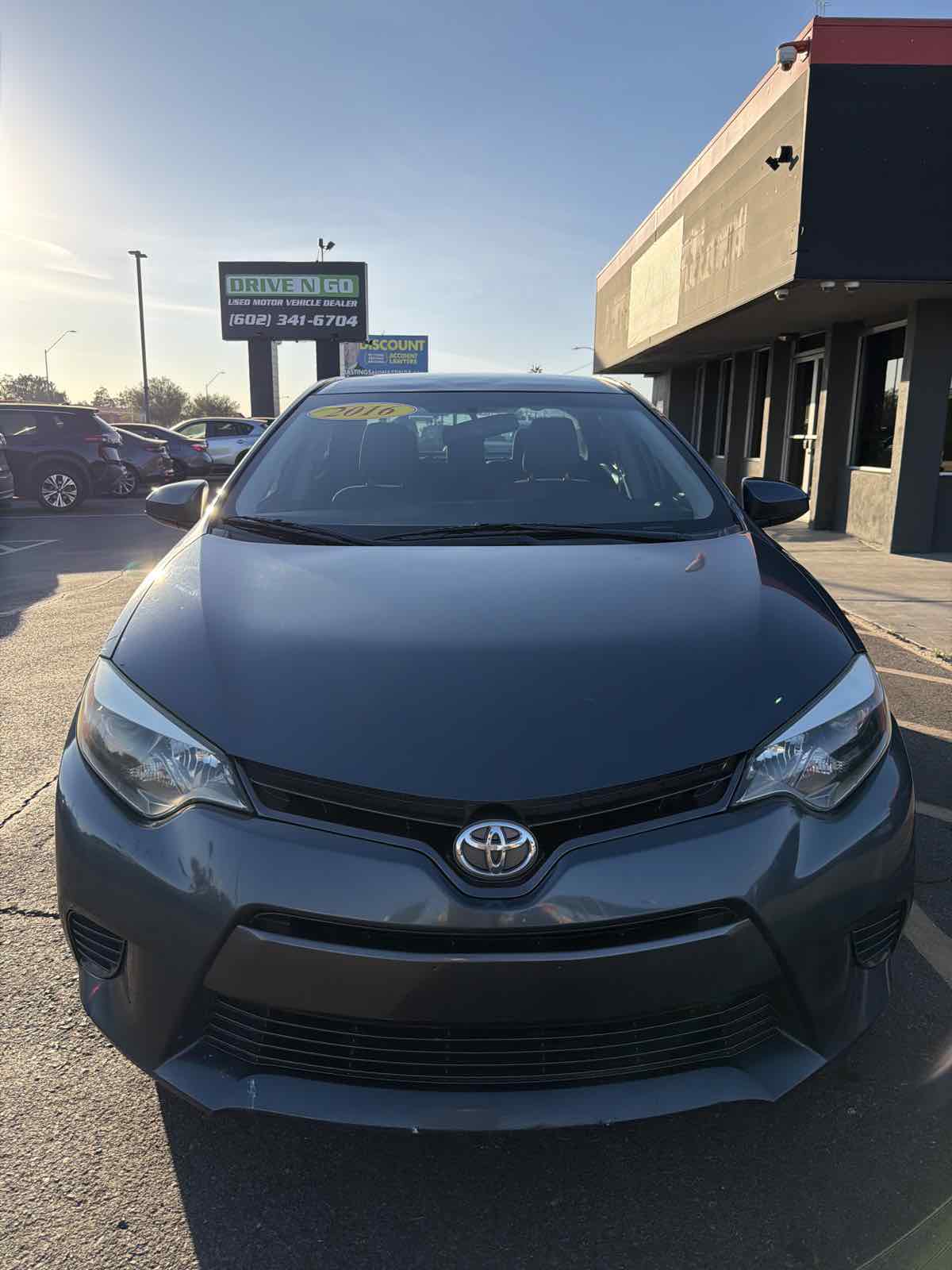 2016 Toyota Corolla LE photo 2