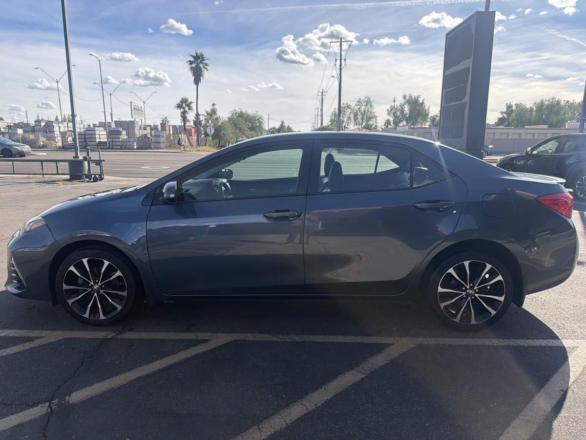 2019 Toyota Corolla XLE XSE photo 3