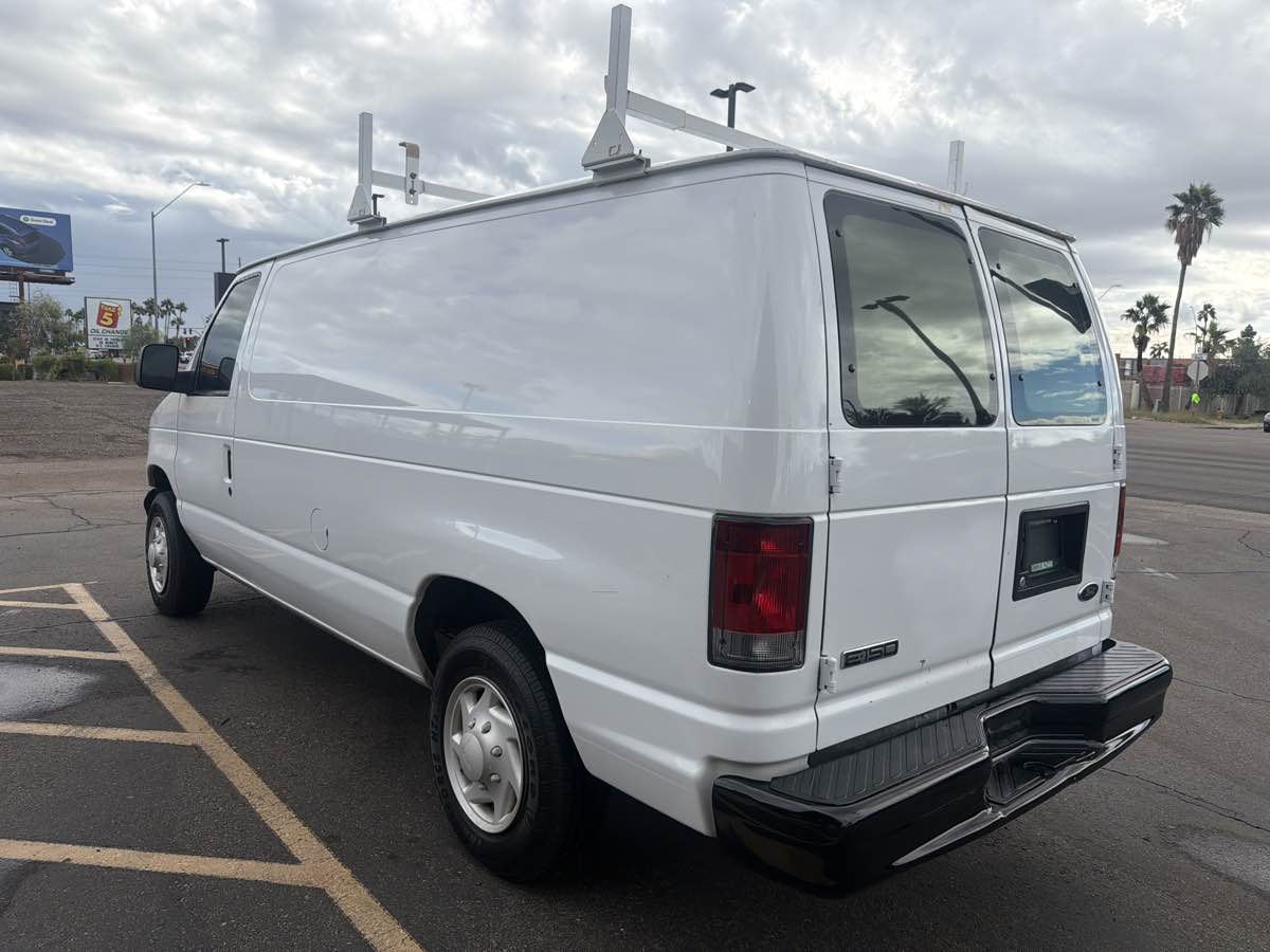 2007 Ford E-150 photo 4