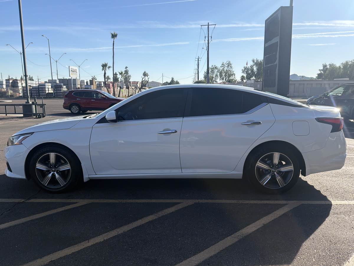 2019 Nissan Altima 2.5 S photo 3