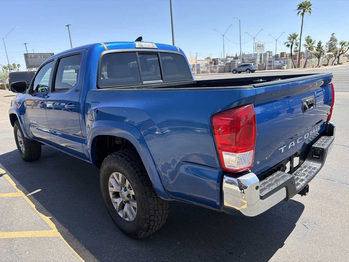 2017 Toyota Tacoma SR5 - Photo 4