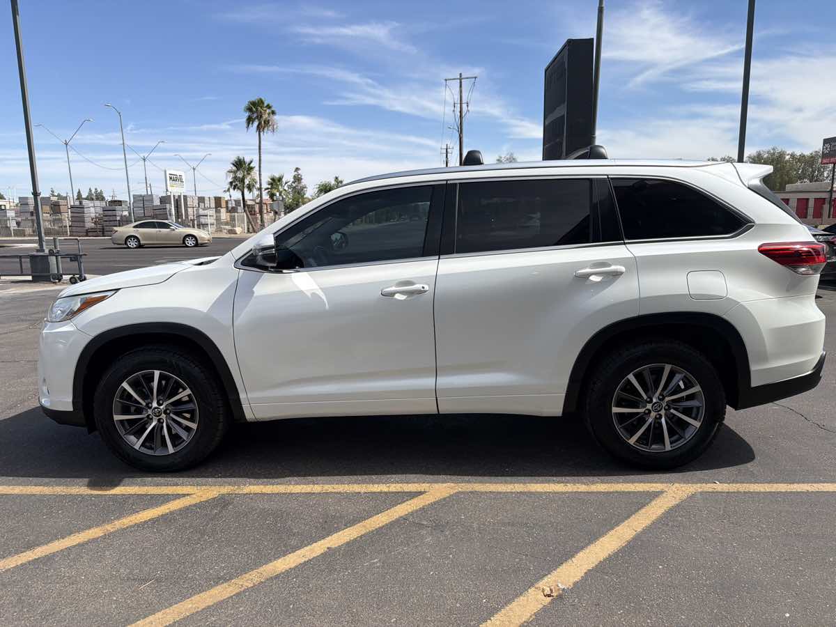 2018 Toyota Highlander XLE - Photo 3