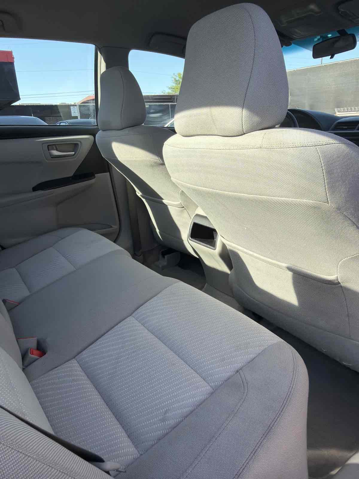 2015 Toyota Camry LE - Photo 9