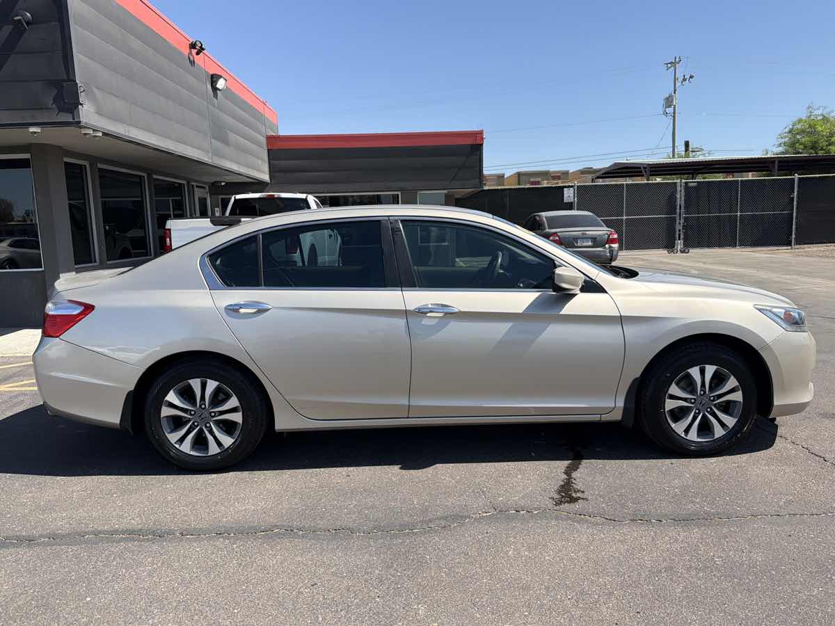 2015 Honda Accord LX - Photo 7