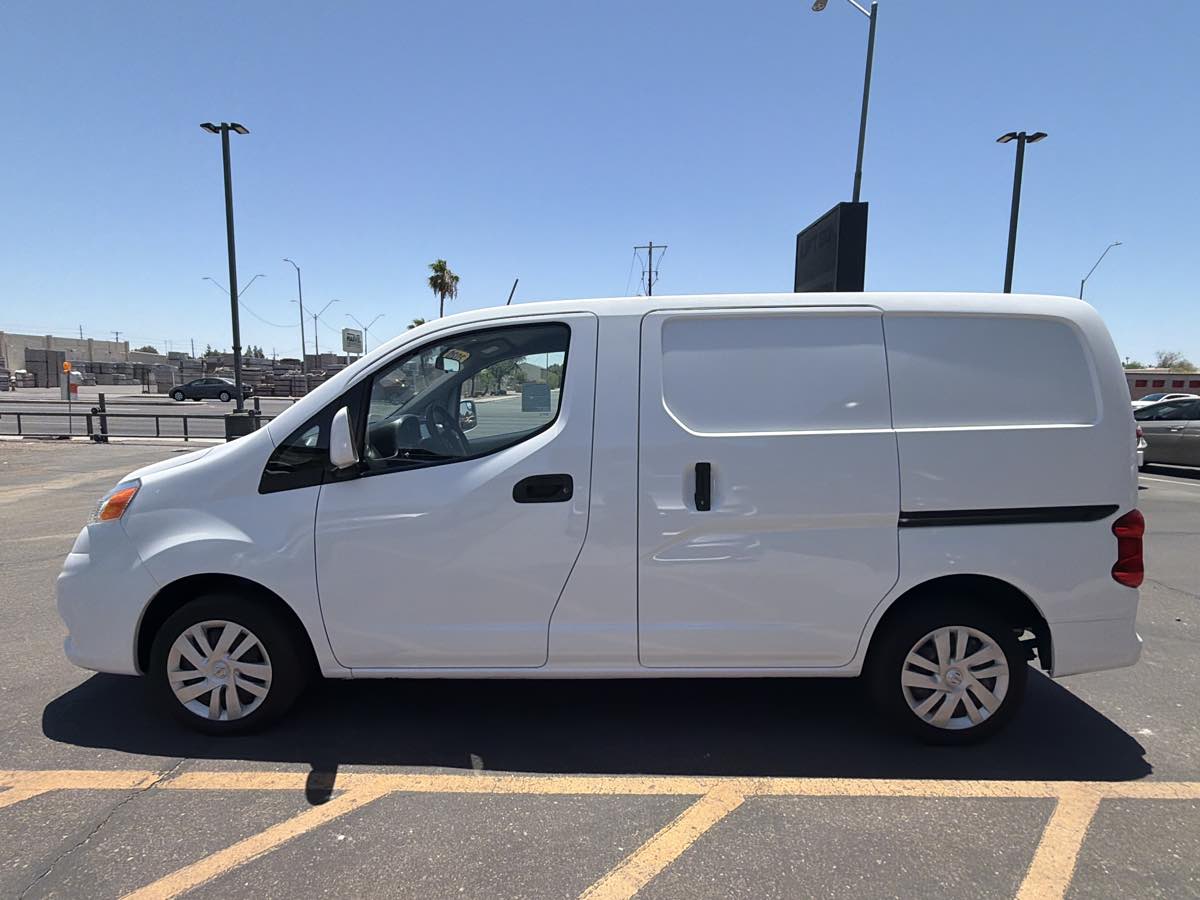 2020 Nissan NV200 SV - Photo 3