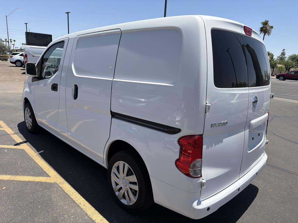 2020 Nissan NV200 SV - Photo 4