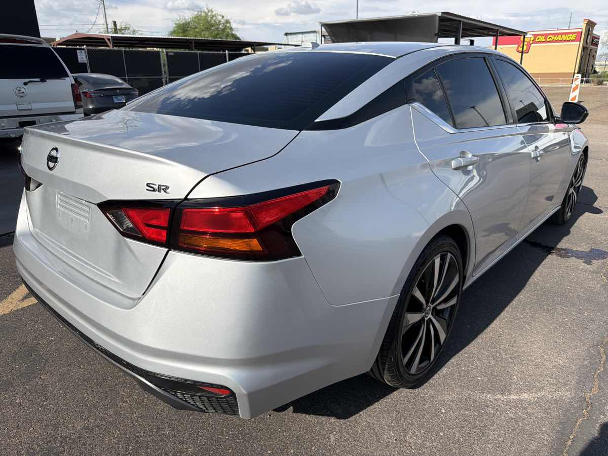 2019 Nissan Altima SR - Photo 6